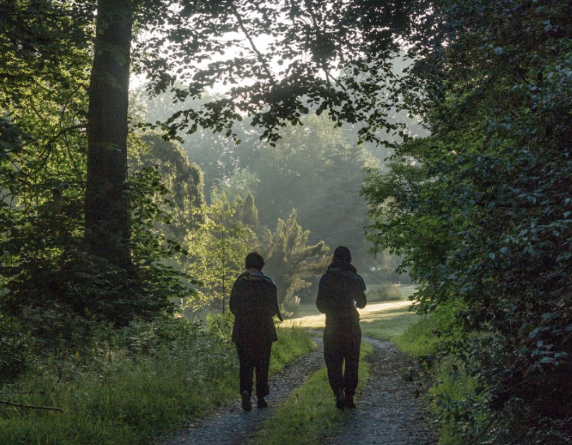 Two_walking_v2.jpg