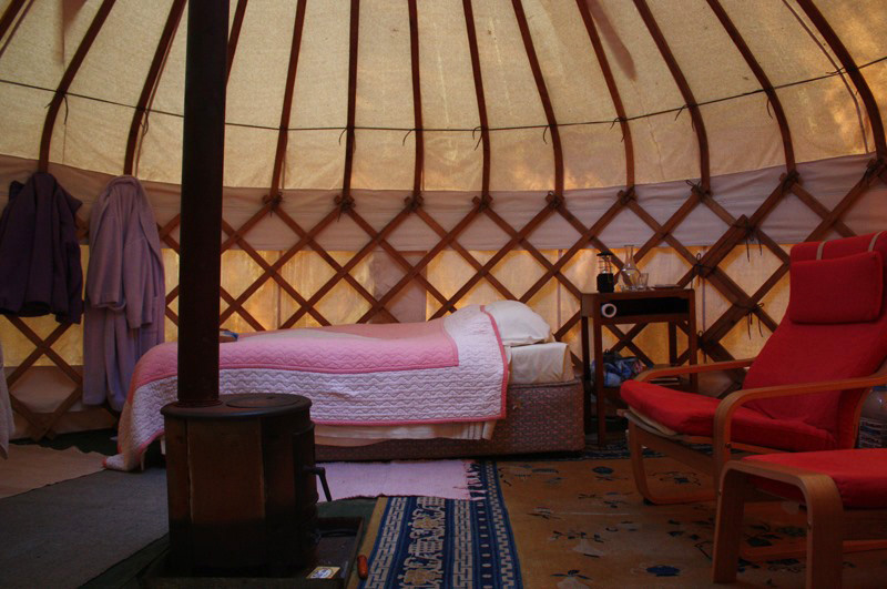 yurt_interior.jpg