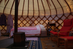 Yurtinterior300.jpg